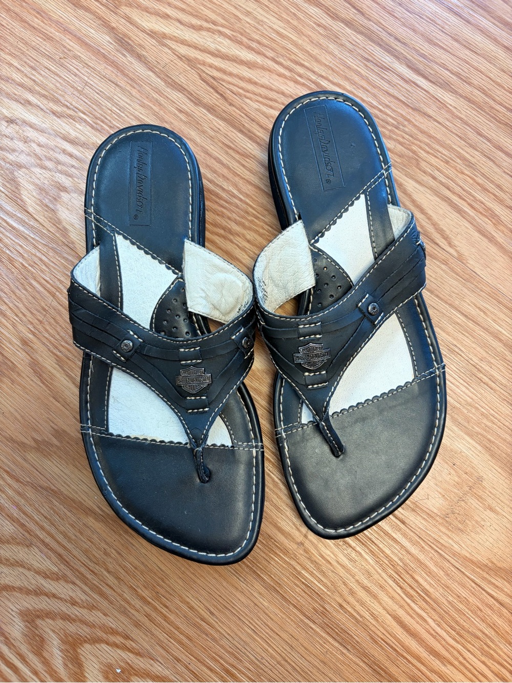Vintage Y2K black and silver Harley Davidson leather thong sandals